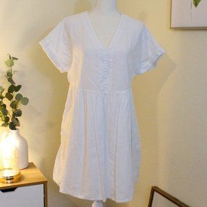 🌻 Universal Thread white dress. Size M.